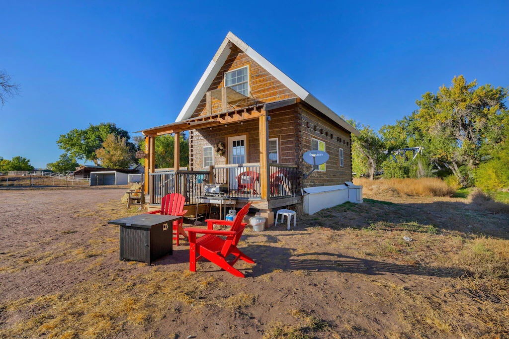 Cabins in Colorado Creekside