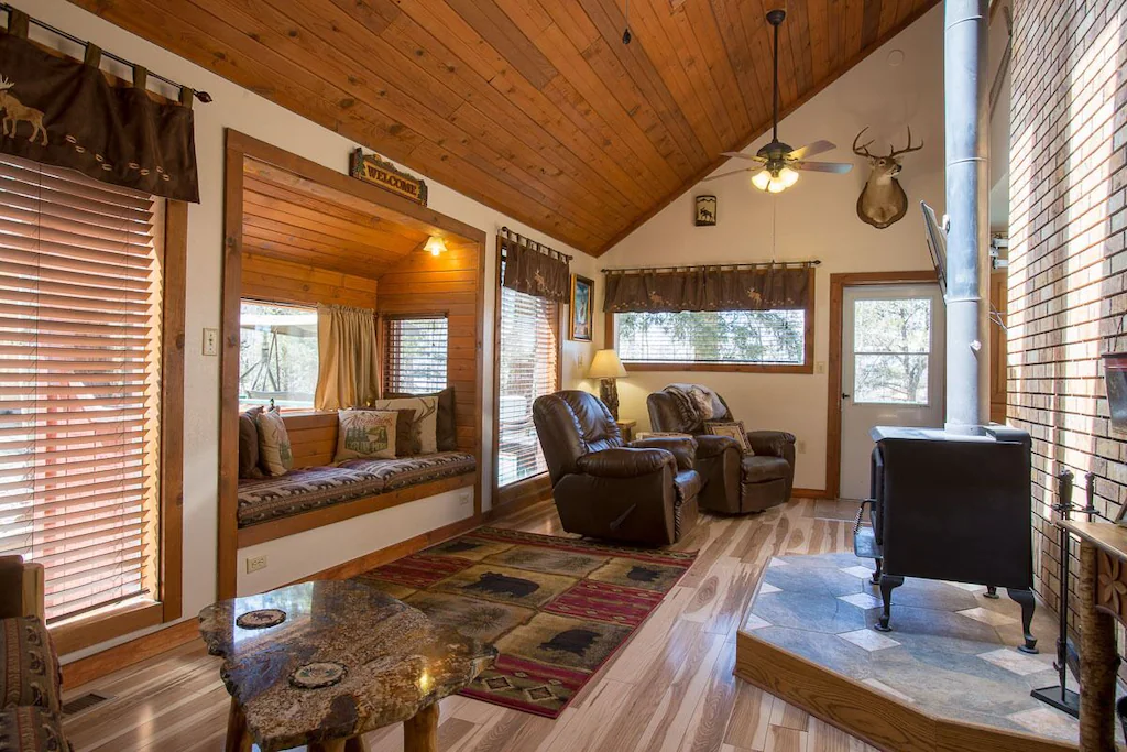 Romantic Forest Cabin, Divide CO