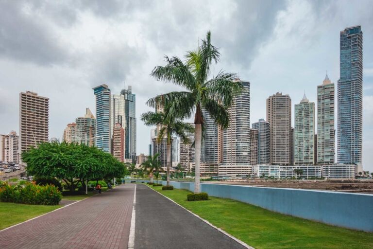things to see in panama city balboa avenue