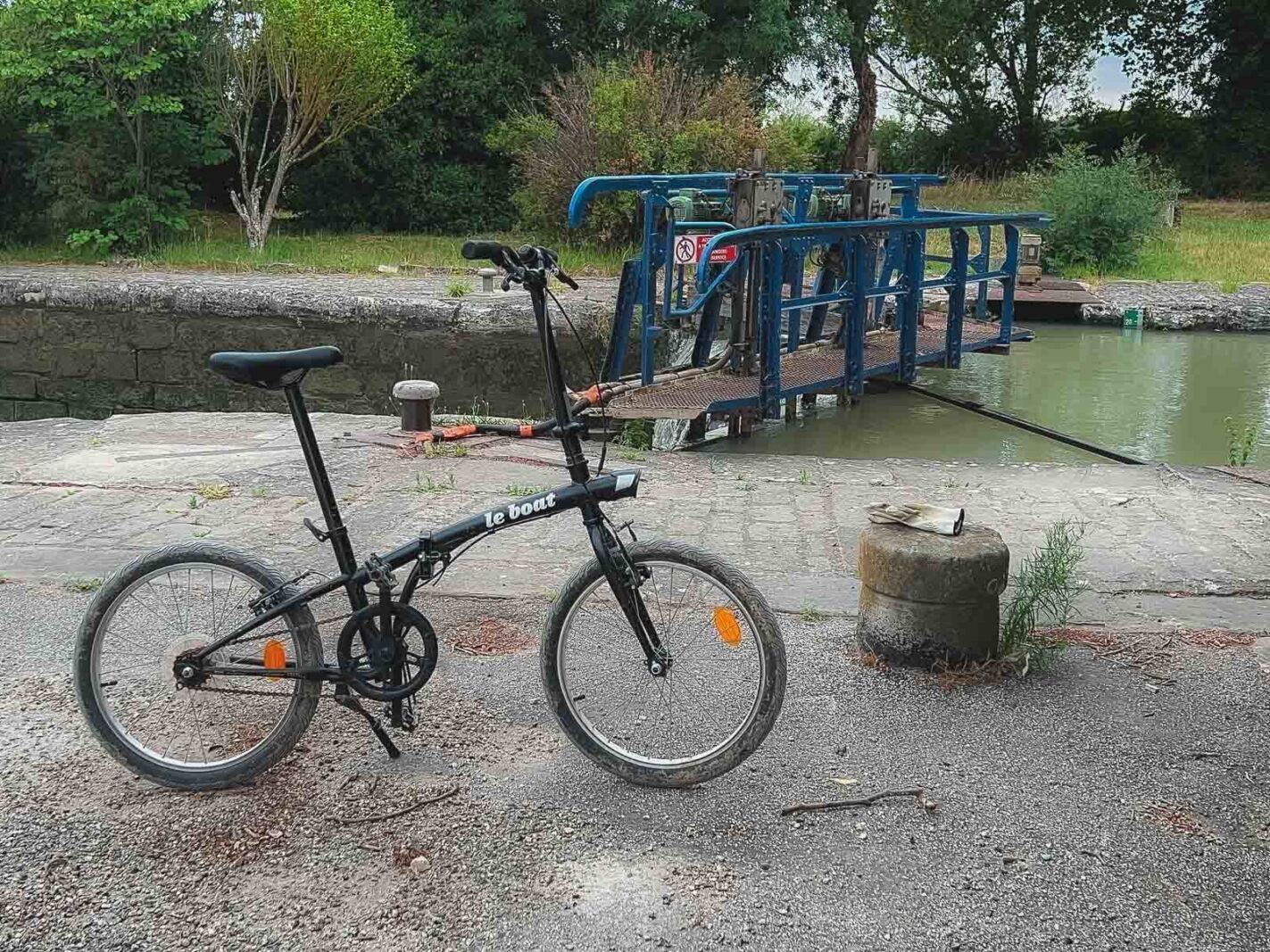 Canal du midi Cuise France Le Boat Bicycle Rentals