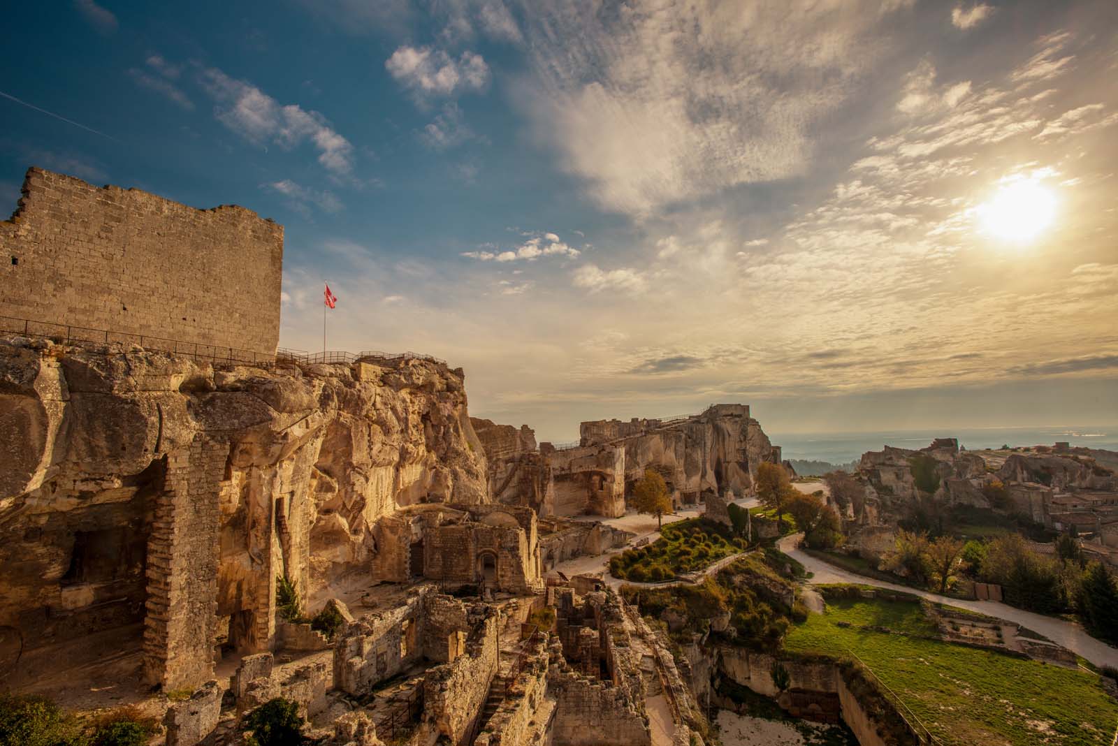 places in france south les baux provence