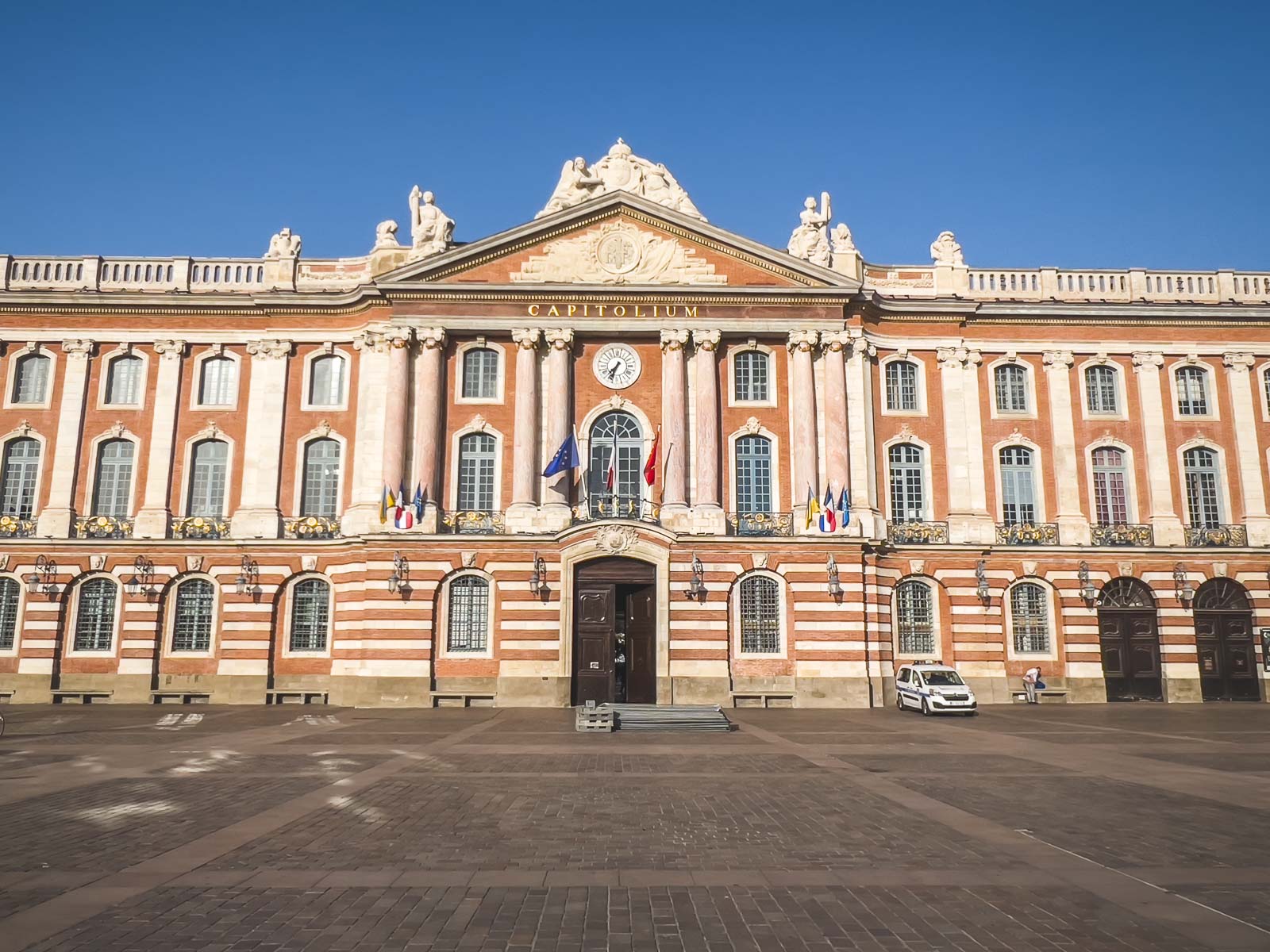 things to do in Toulouse Place du Capitole