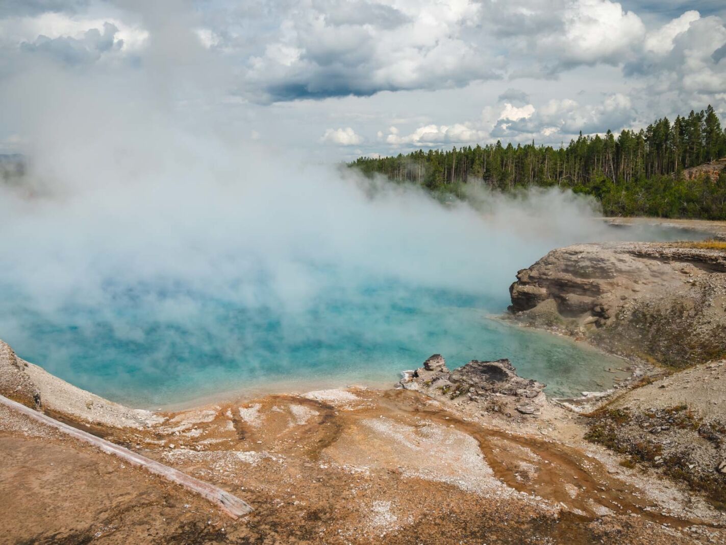 How to visit Grand Prismatic Spring Excelsior Geyser