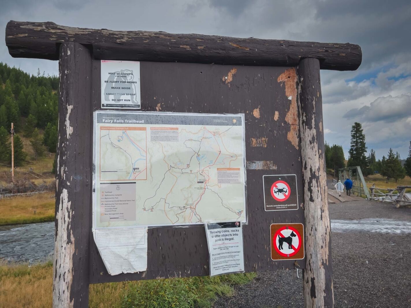 How to visit Grand Prismatic spring Overlook Trail