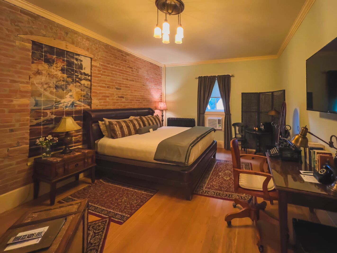 Hemingway Chamberlin Inn