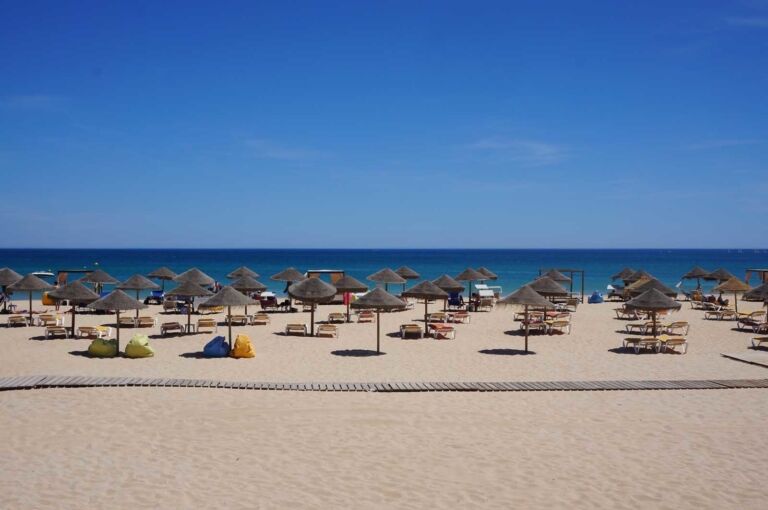 things to do in Lagos Portugal Meia Praia