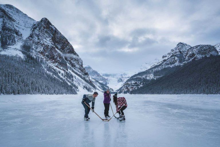 things to do in Canada, pond hockey