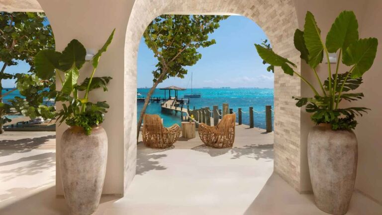 All Inclusive Resorts in Cancun Impression Isla Mujeres by Secrets yacht welcome lounge